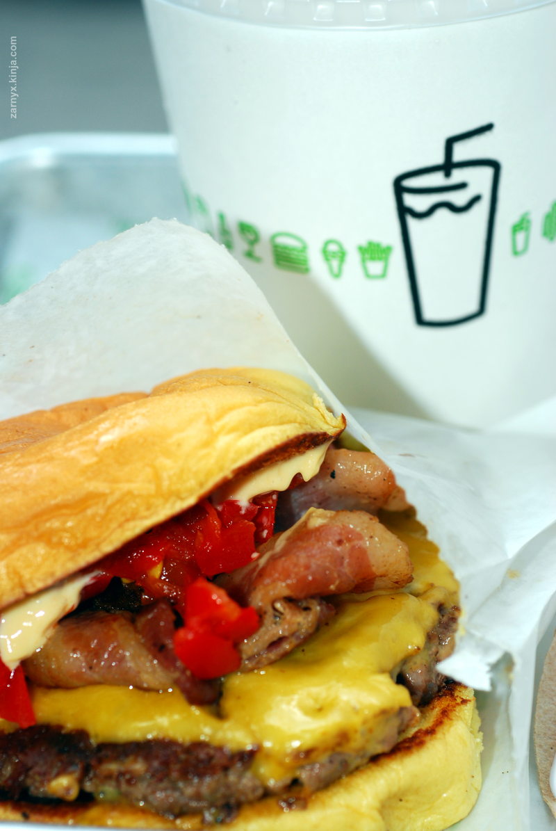 Illustration for article titled SnackTAYku: Shake Shack's SmokeShack and Jelly's Last Donut